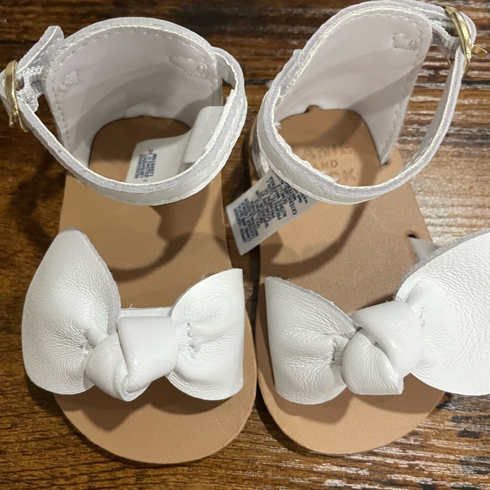 Janie and Jack leather bow sandals 3-6 months nwot
